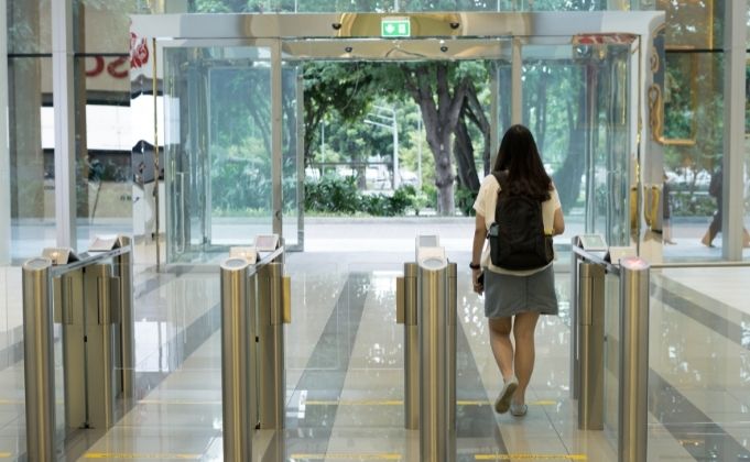 Tìm hiểu các thành phần của hệ thống kiểm soát ra vào tòa nhà