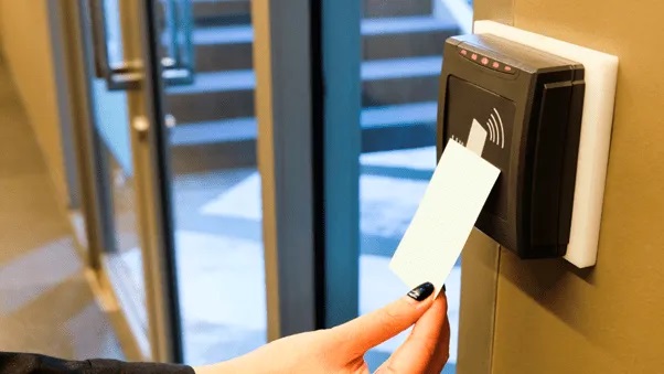 Kiểm soát vào ra NFC là gì?