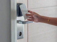 Khóa cửa thẻ từ là gì?